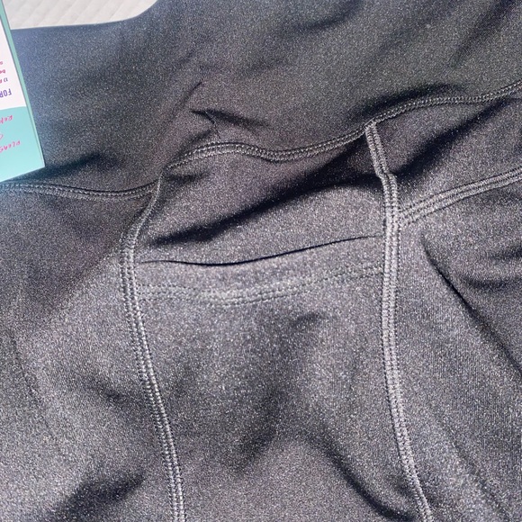 Pop fit clothing, black leggings with pink side stripe 3x-large. NWT - Picture 8 of 9